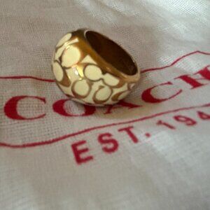 NWOT Coach Women's Cream & Gold Finger Ring Signature C Logo - SZ 7 - RARE